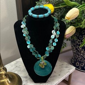 Source Unknown Turquoise Blue Disc Necklace with Bracelet